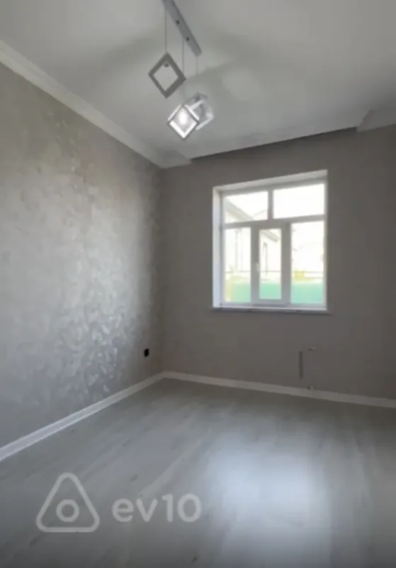 Satılır 5 otaqlı həyət evi 140 m²