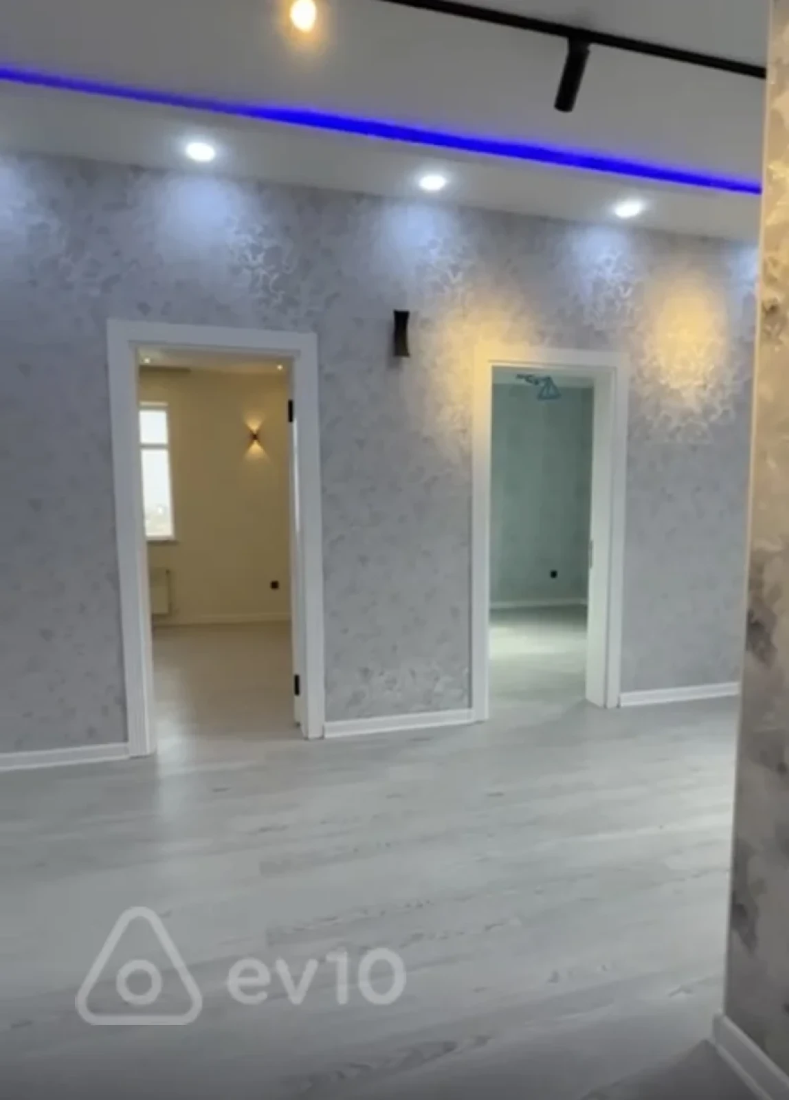 Satılır 5 otaqlı həyət evi 140 m²