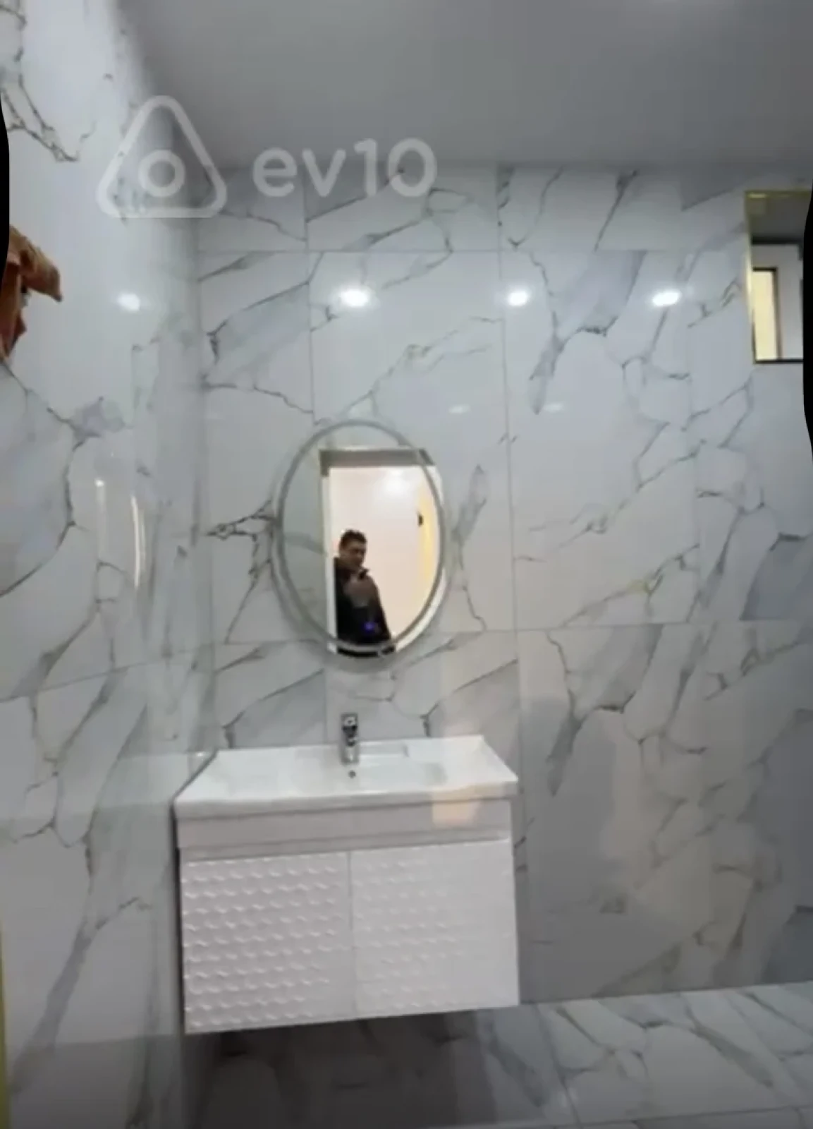 Satılır 5 otaqlı həyət evi 140 m²