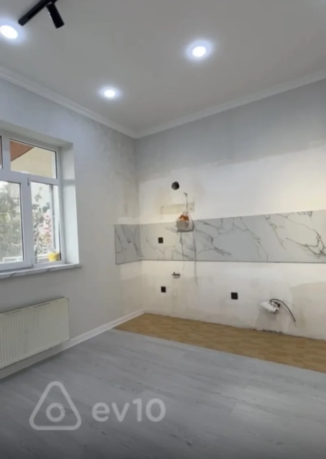Satılır 5 otaqlı həyət evi 140 m²