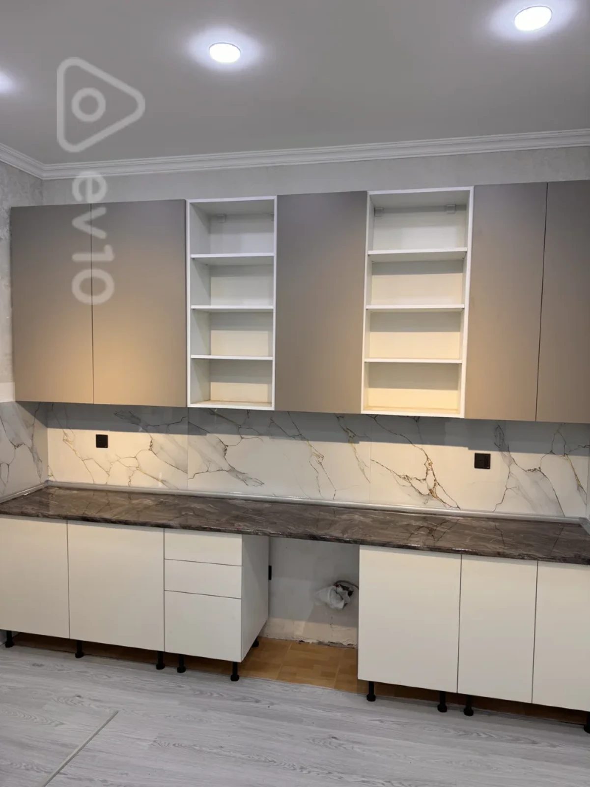 Satılır 5 otaqlı həyət evi 140 m²