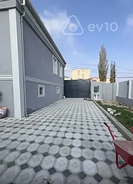 Satılır 5 otaqlı həyət evi 140 m²