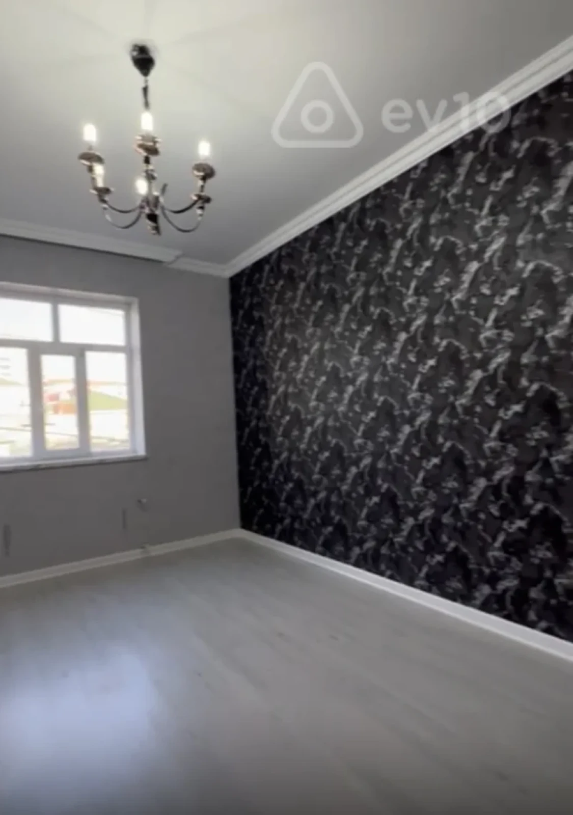 Satılır 5 otaqlı həyət evi 140 m²