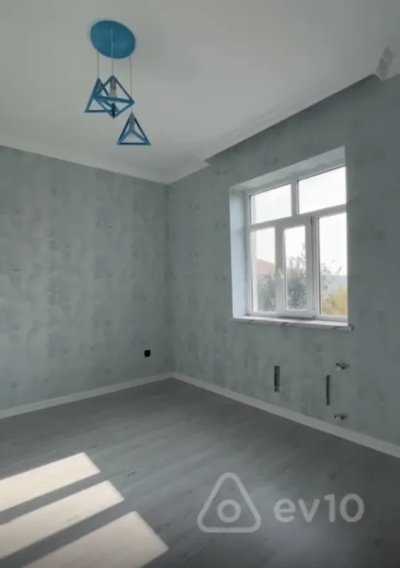 Satılır 5 otaqlı həyət evi 140 m²