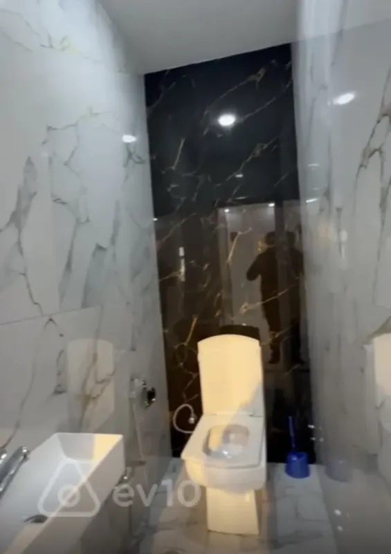 Satılır 5 otaqlı həyət evi 140 m²