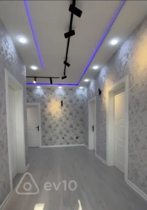 Satılır 5 otaqlı həyət evi 140 m²