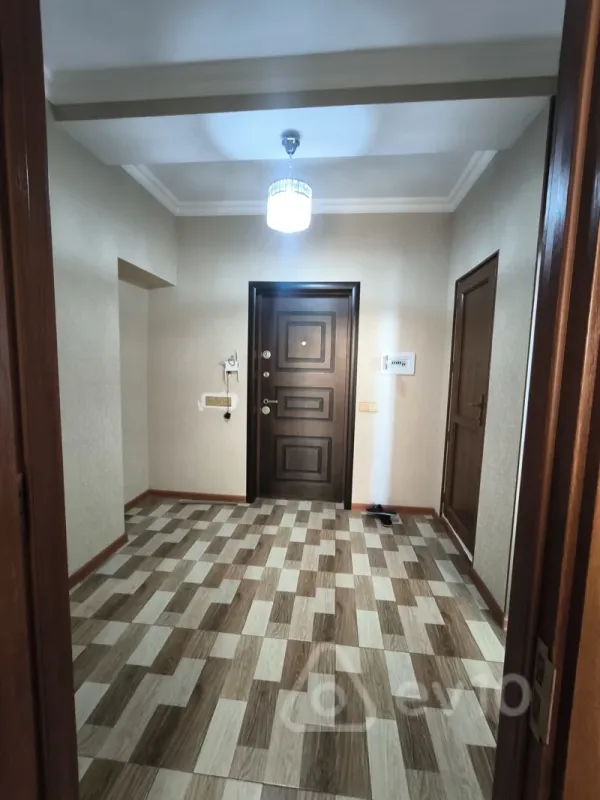 Kirayə verilir 2 otaqlı yeni tikili 80 m²