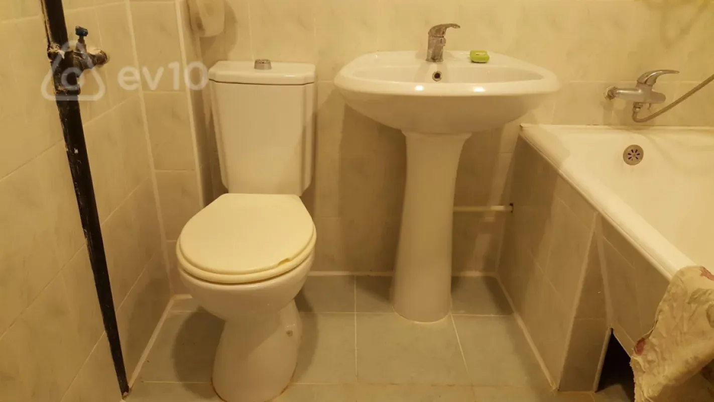 Kirayə verilir 2 otaqlı yeni tikili 70 m²
