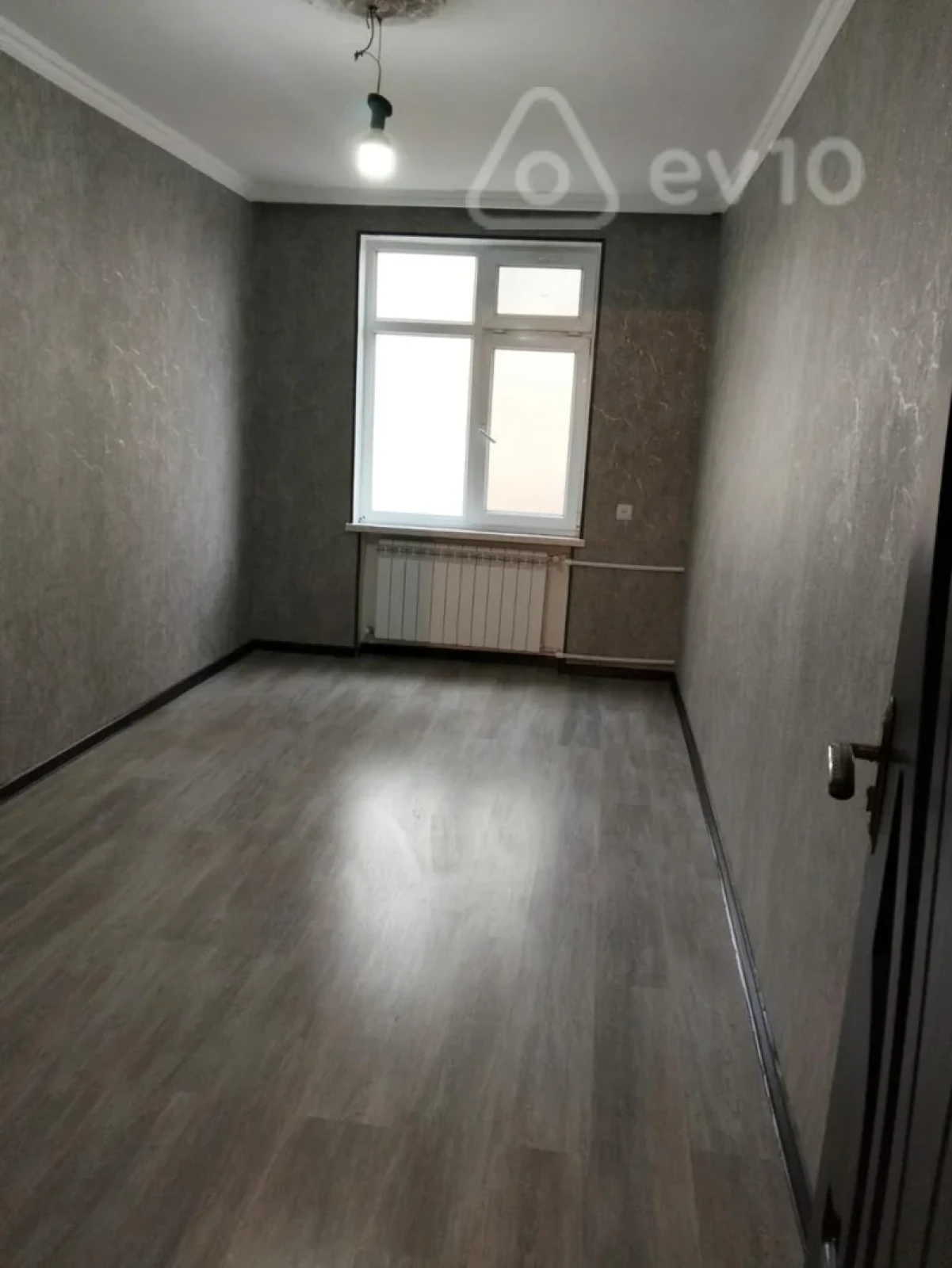 Satılır 3 otaqlı köhnə tikili 60 m²
