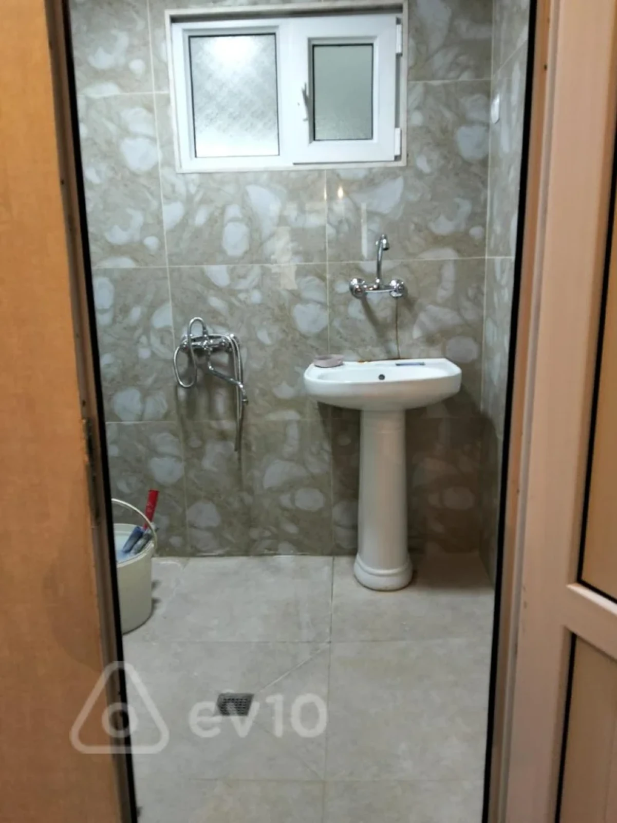 Satılır 3 otaqlı köhnə tikili 60 m²