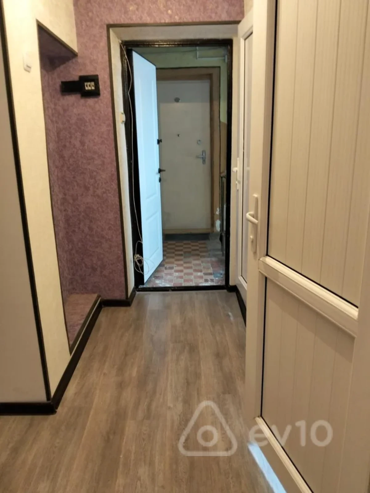 Satılır 3 otaqlı köhnə tikili 60 m²