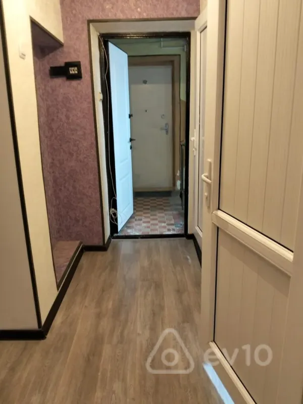 Satılır 3 otaqlı köhnə tikili 60 m²