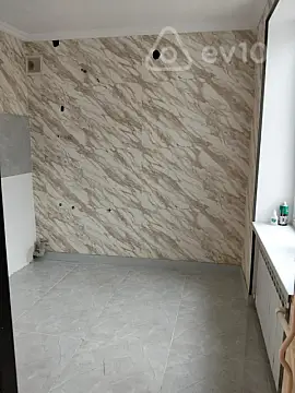 Satılır 3 otaqlı köhnə tikili 60 m²