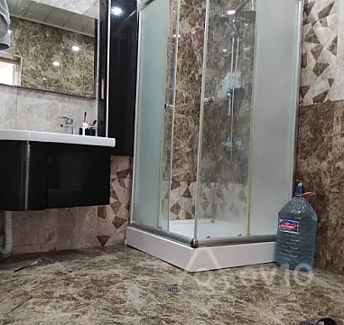 Kirayə verilir 4 otaqlı köhnə tikili 160 m²