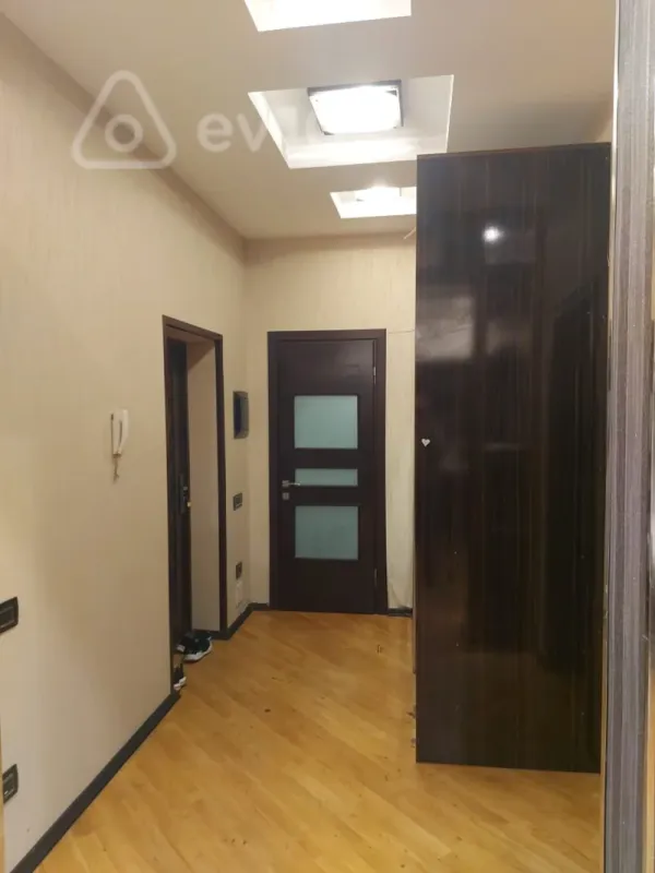 Kirayə verilir 2 otaqlı yeni tikili 80 m²