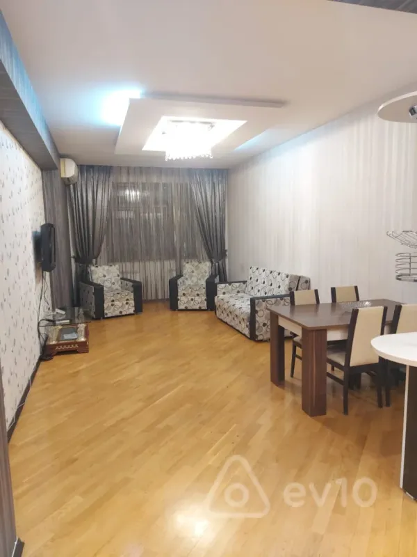 Kirayə verilir 2 otaqlı yeni tikili 80 m²