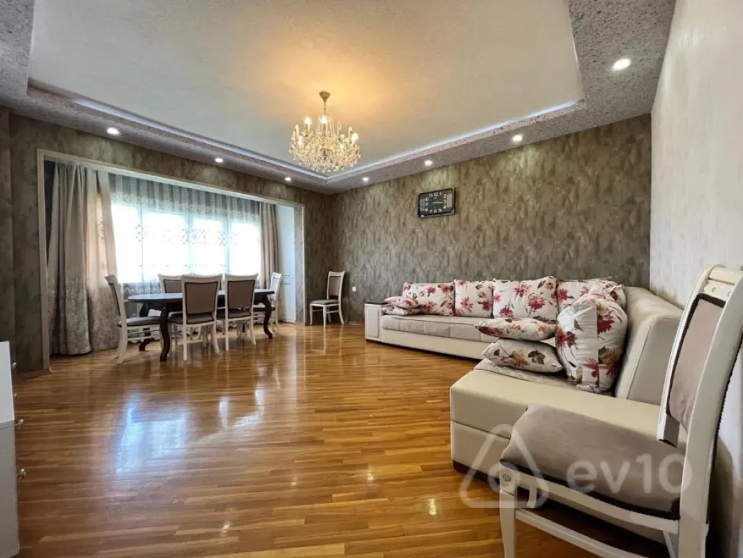 Kirayə verilir 3 otaqlı köhnə tikili 69 m²