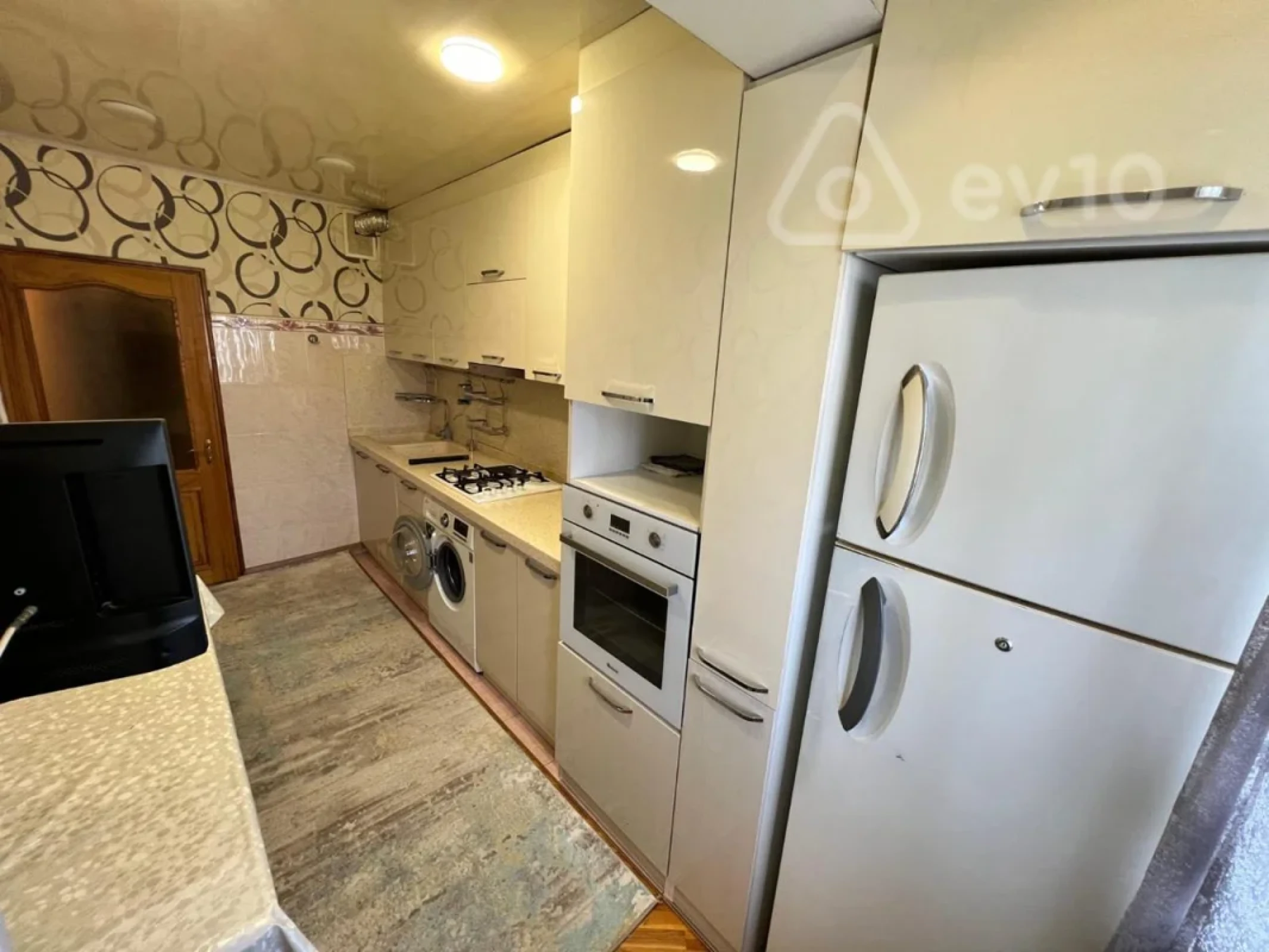 Kirayə verilir 3 otaqlı köhnə tikili 69 m²