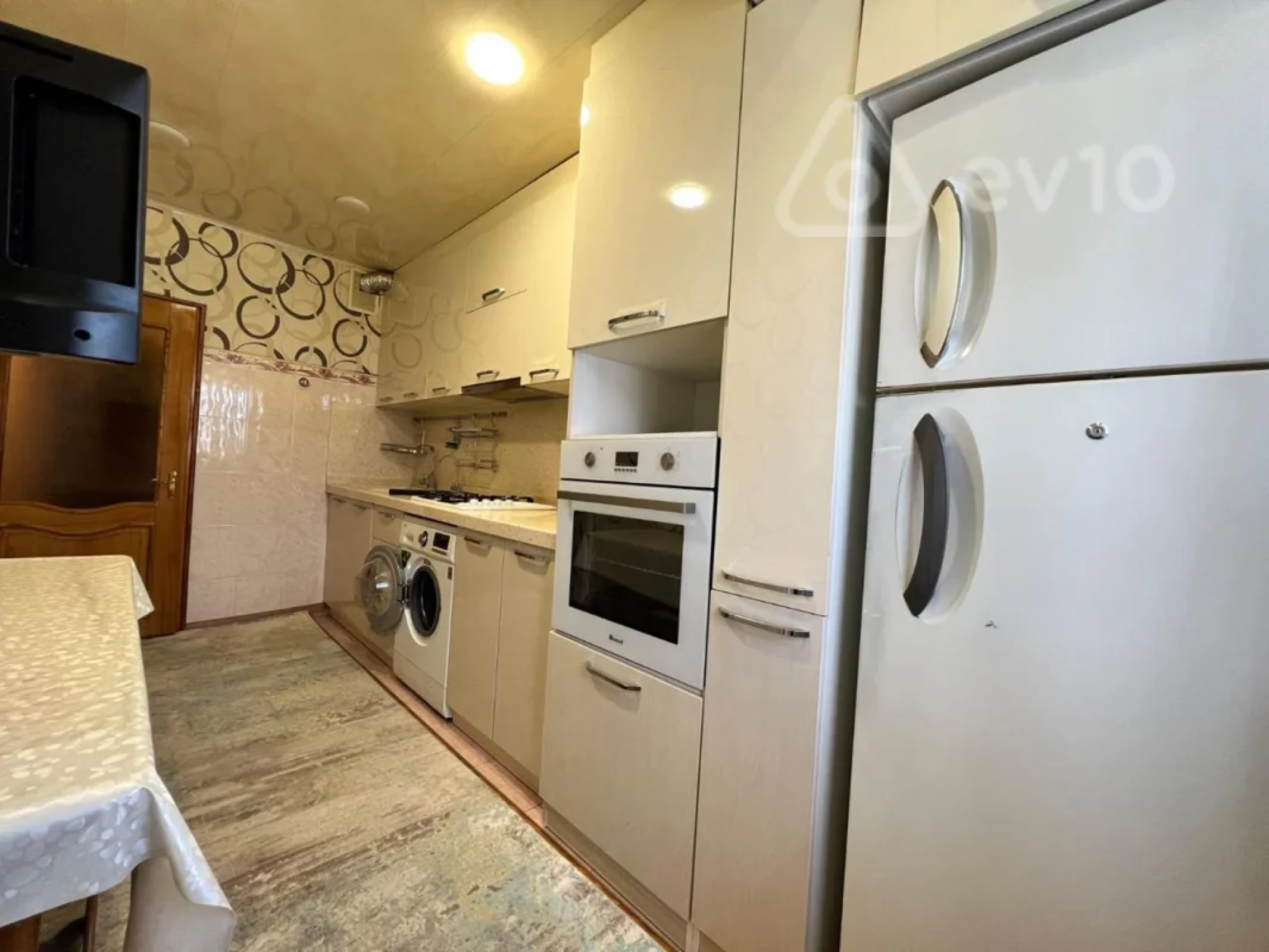 Kirayə verilir 3 otaqlı köhnə tikili 69 m²