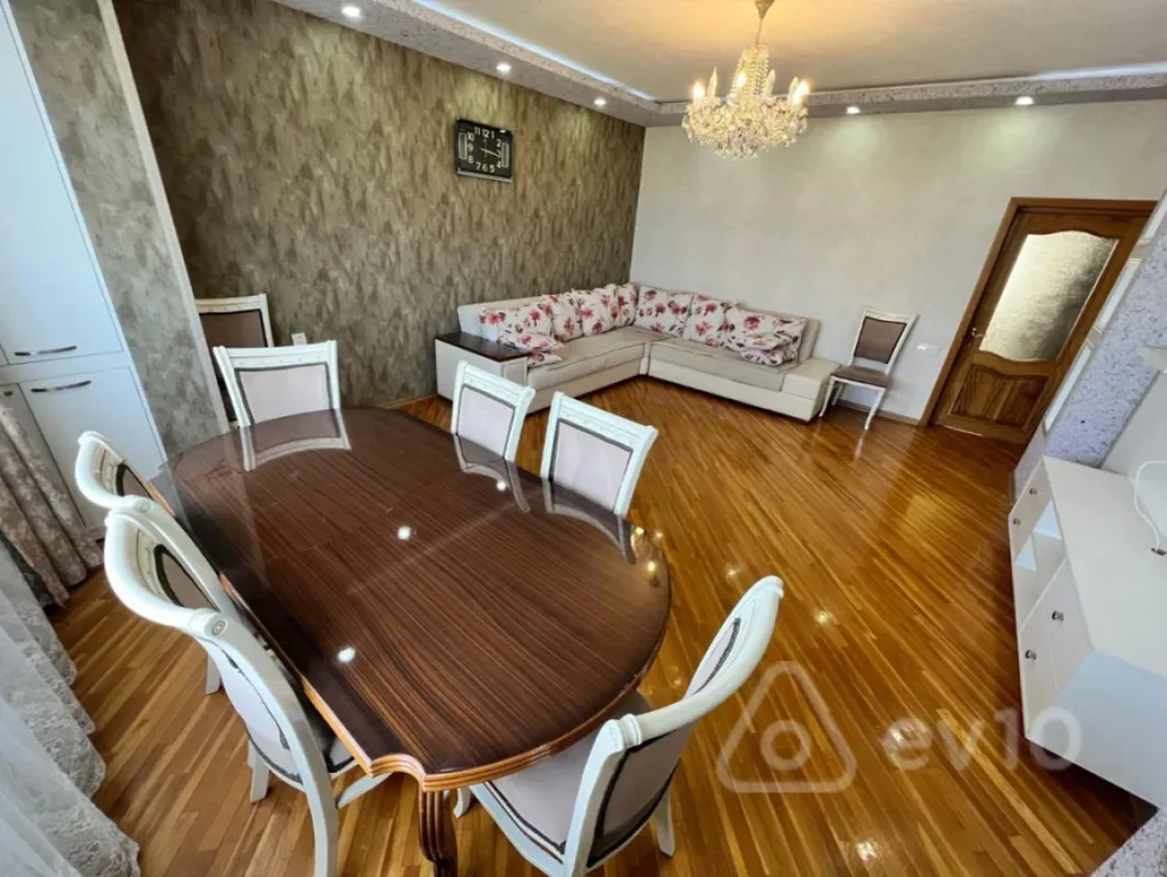 Kirayə verilir 3 otaqlı köhnə tikili 69 m²