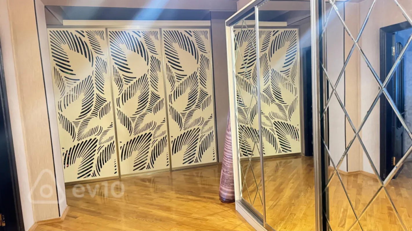 Kirayə verilir 3 otaqlı yeni tikili 110 m²