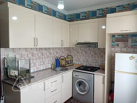 Kirayə verilir 2 otaqlı köhnə tikili 60 m²