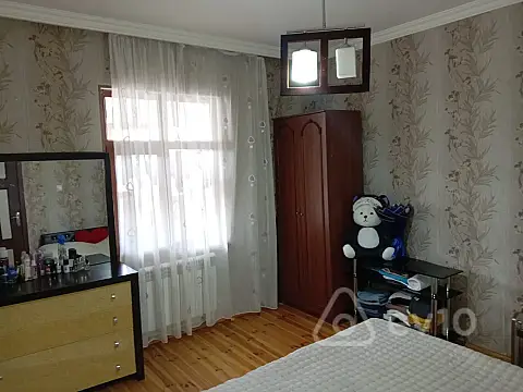 Kirayə verilir 2 otaqlı köhnə tikili 60 m²