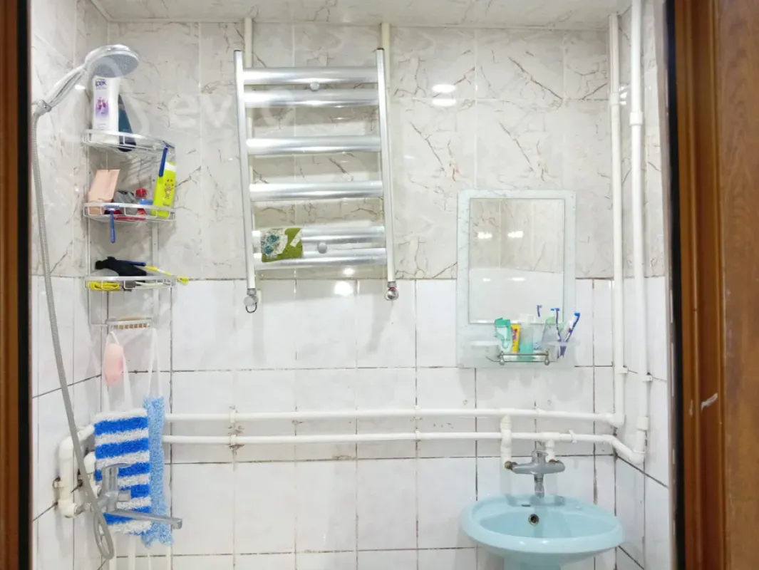 Kirayə verilir 2 otaqlı köhnə tikili 60 m²