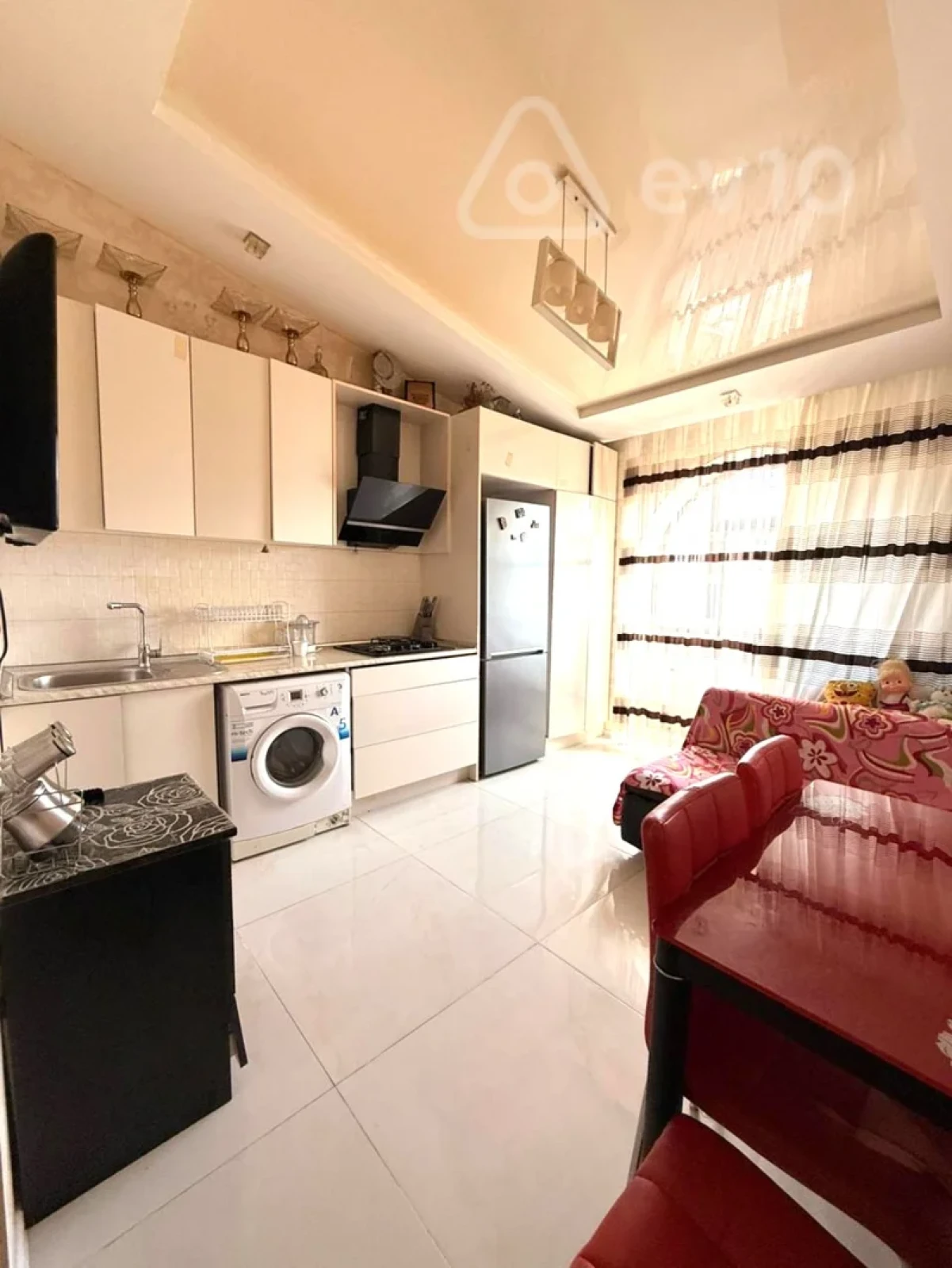 Kirayə verilir 2 otaqlı yeni tikili 80 m²