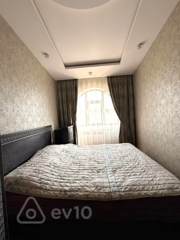 Kirayə verilir 2 otaqlı yeni tikili 80 m²