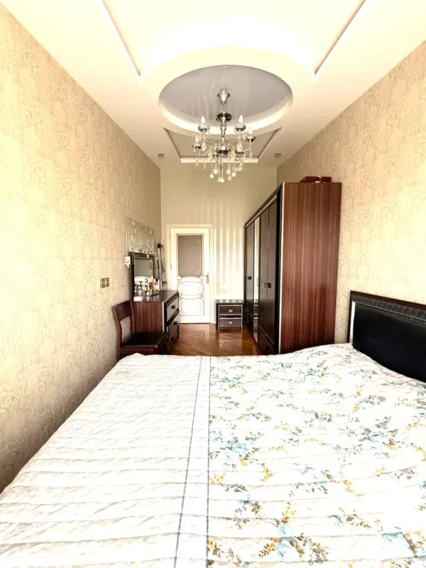 Kirayə verilir 2 otaqlı yeni tikili 80 m²
