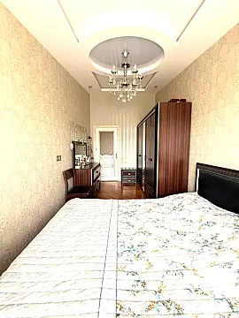 Kirayə verilir 2 otaqlı yeni tikili 80 m²