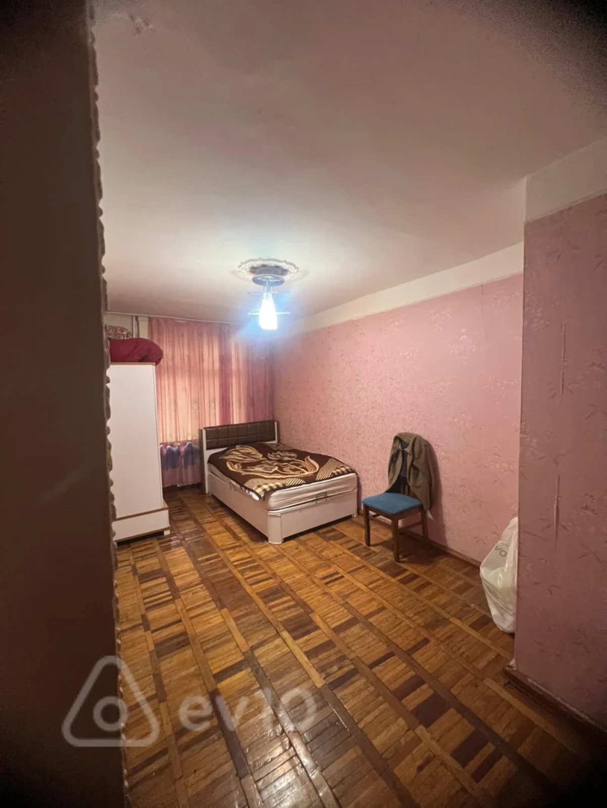 Kirayə verilir 3 otaqlı köhnə tikili 95 m²