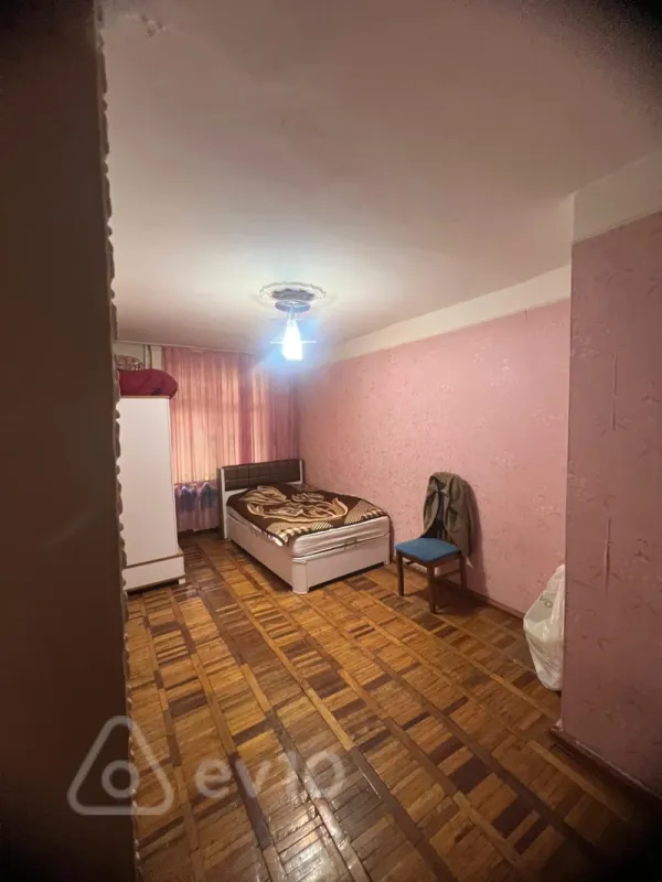 Kirayə verilir 3 otaqlı köhnə tikili 95 m²