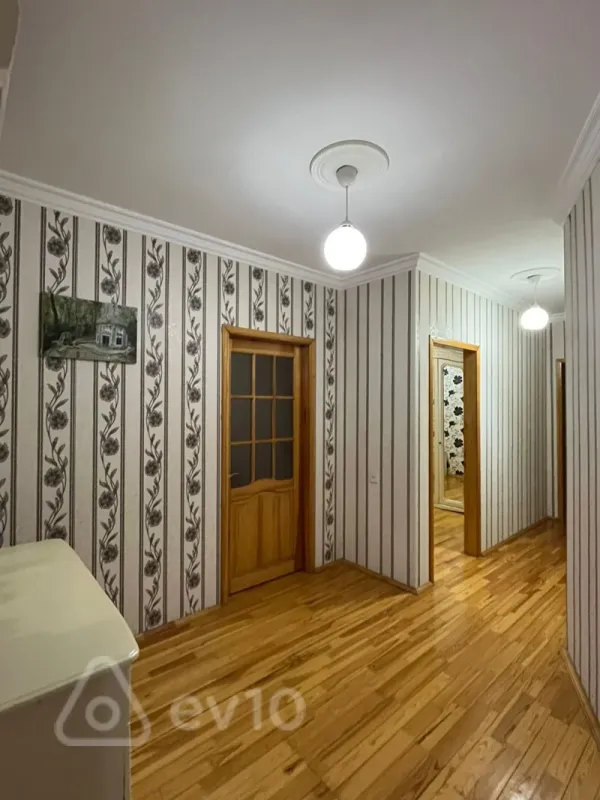 Satılır 2 otaqlı yeni tikili 82 m²