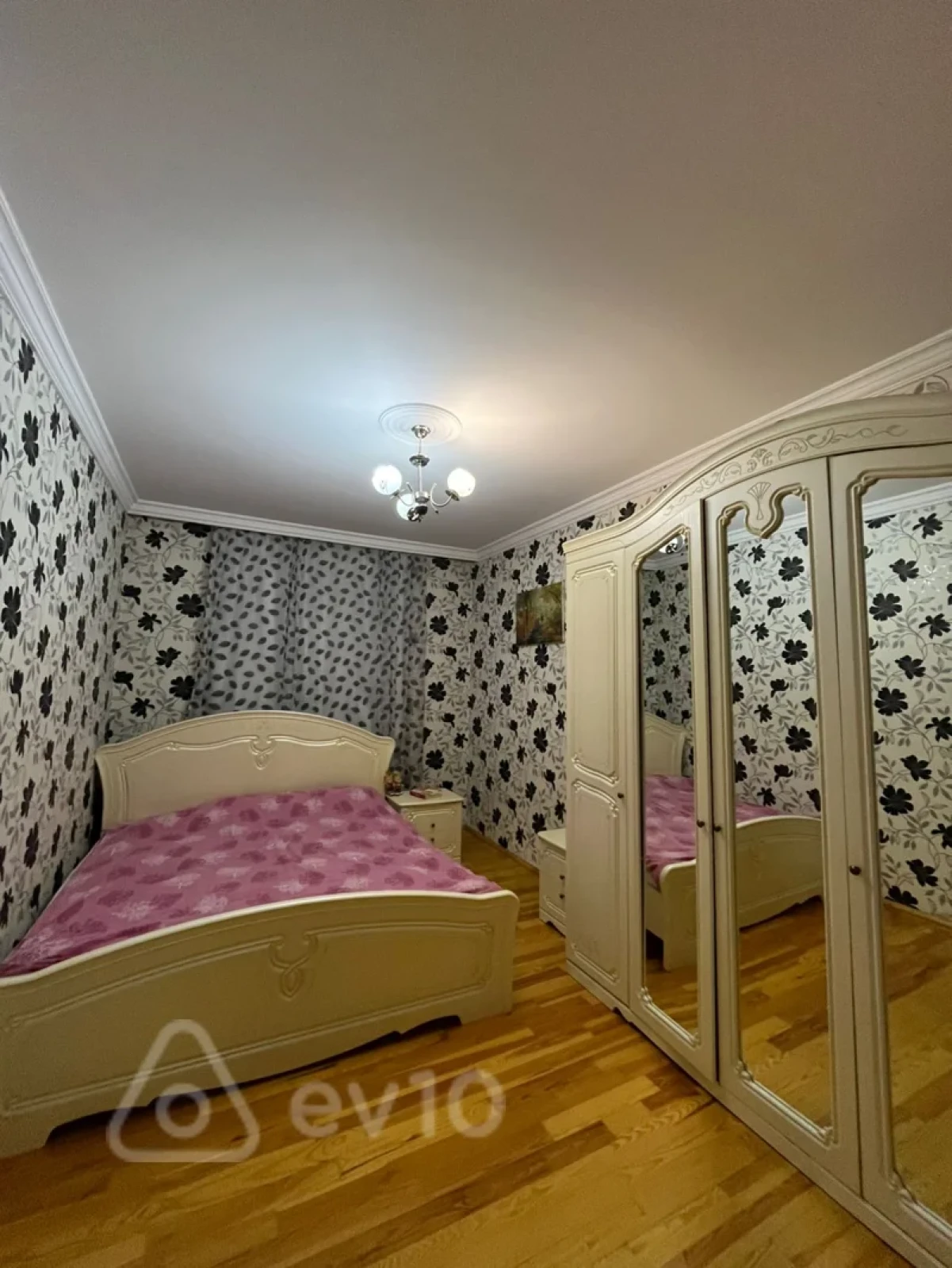 Satılır 2 otaqlı yeni tikili 82 m²