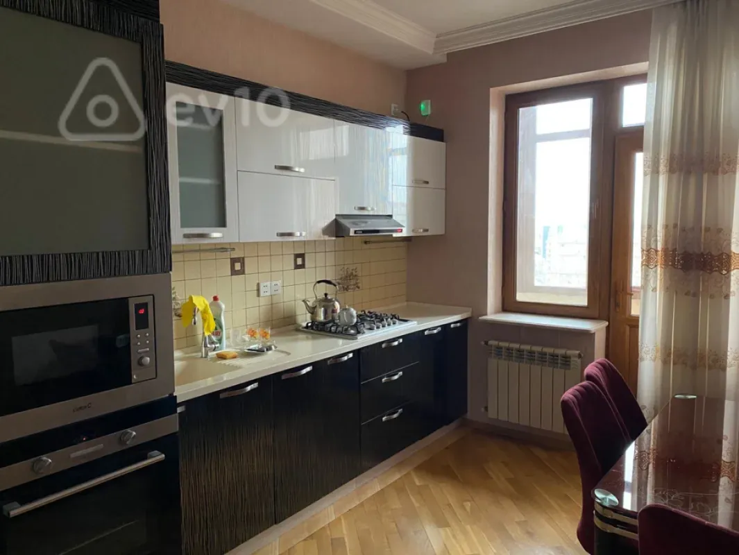 Kirayə verilir 3 otaqlı yeni tikili 110 m²