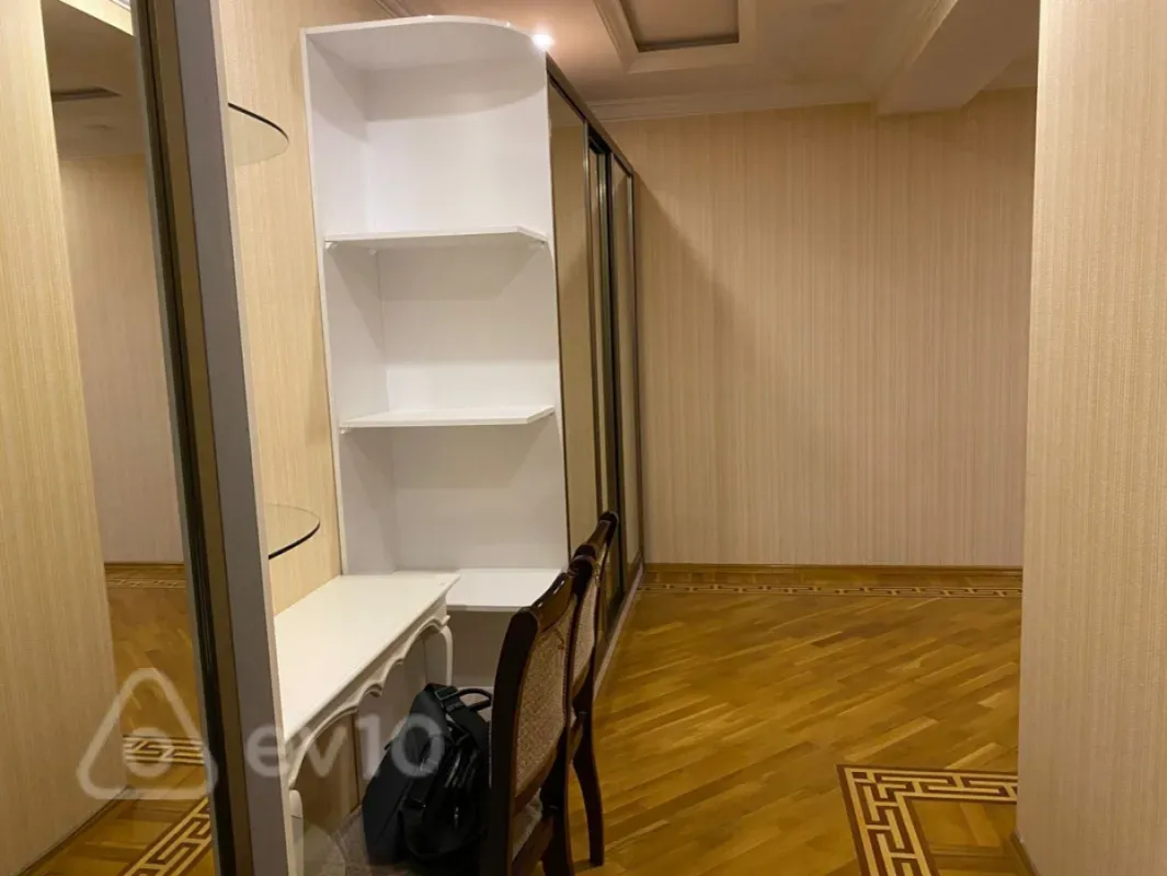 Kirayə verilir 3 otaqlı yeni tikili 110 m²