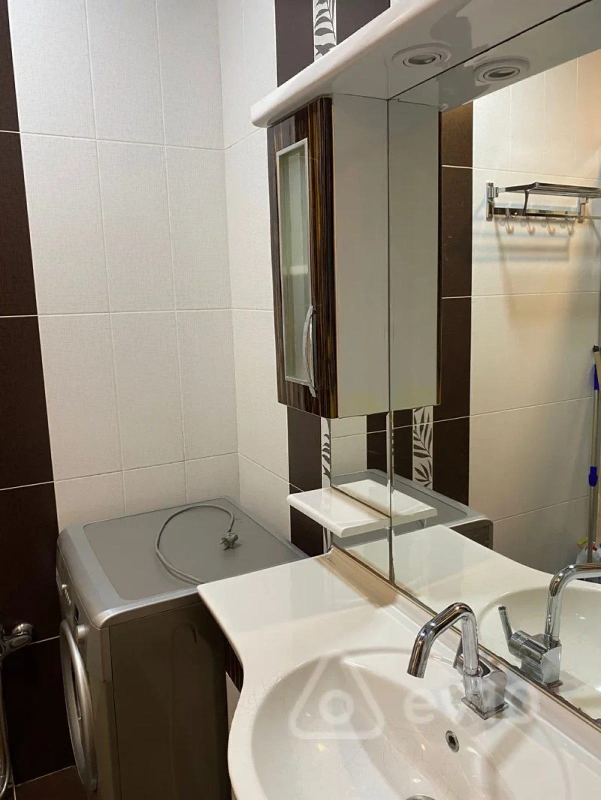 Kirayə verilir 3 otaqlı yeni tikili 110 m²