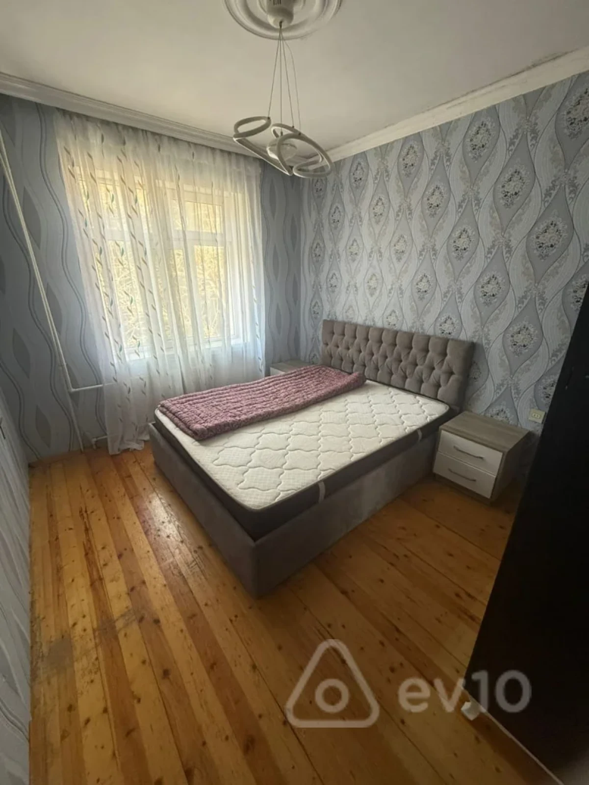 Kirayə verilir 2 otaqlı köhnə tikili 56 m²