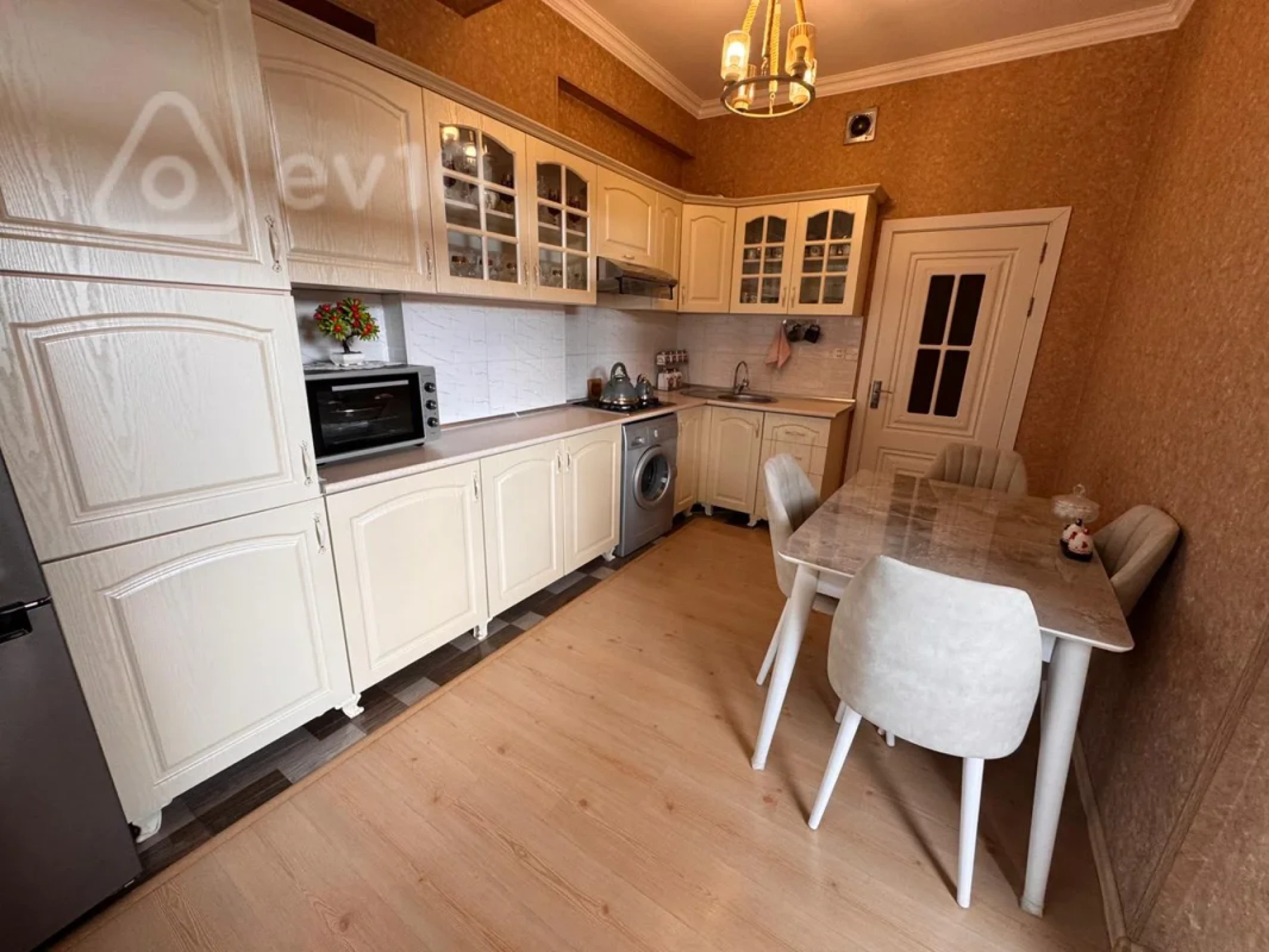 Satılır 2 otaqlı yeni tikili 95 m²