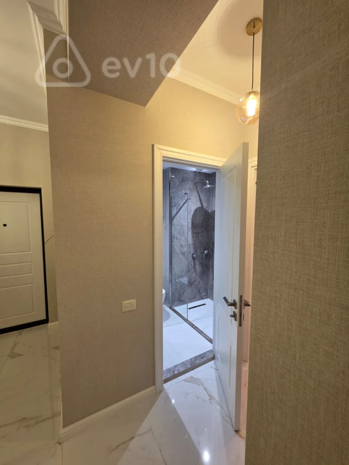 Satılır 3 otaqlı yeni tikili 95 m²