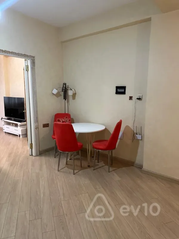 Kirayə verilir 3 otaqlı yeni tikili 110 m²