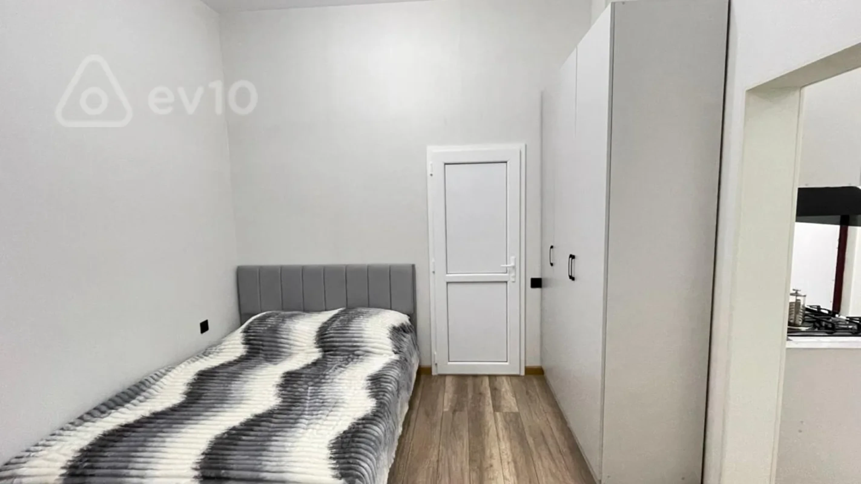 Kirayə verilir 1 otaqlı köhnə tikili 35 m²