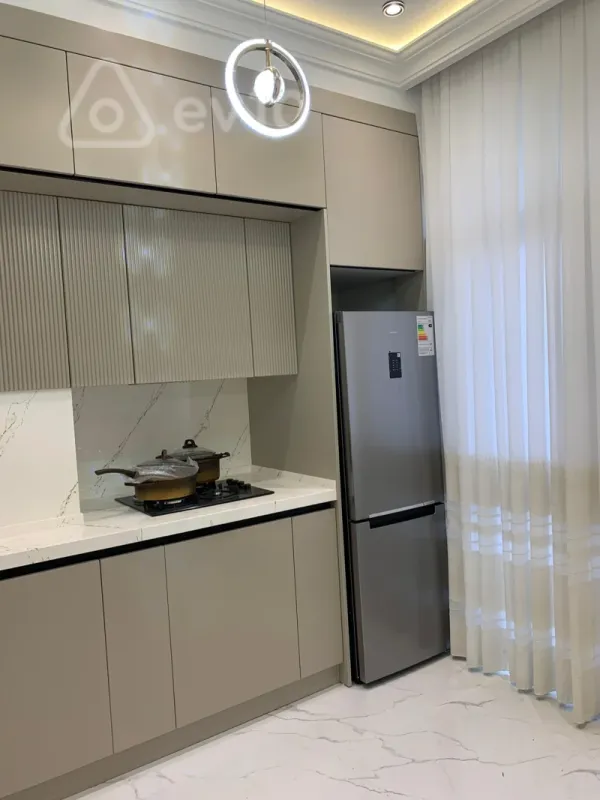 Kirayə verilir 3 otaqlı yeni tikili 105 m²