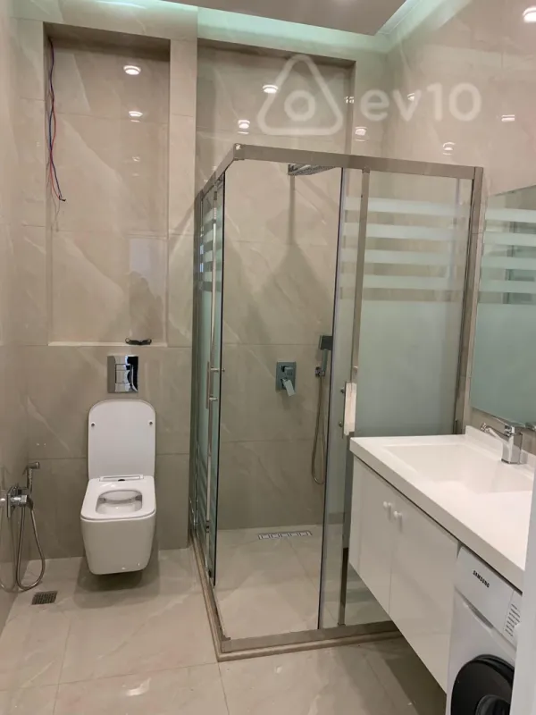 Kirayə verilir 3 otaqlı yeni tikili 105 m²