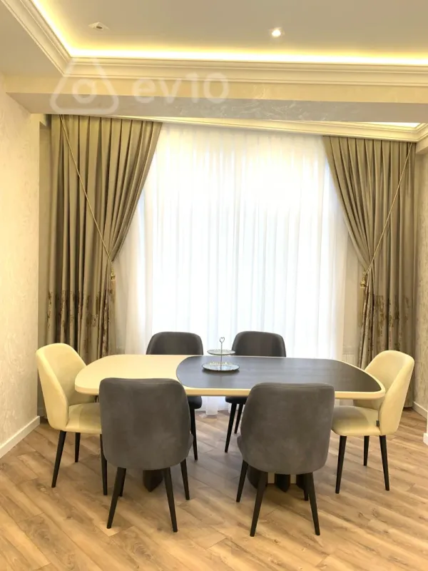 Kirayə verilir 3 otaqlı yeni tikili 105 m²
