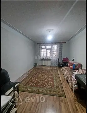 Satılır 3 otaqlı köhnə tikili 70 m²