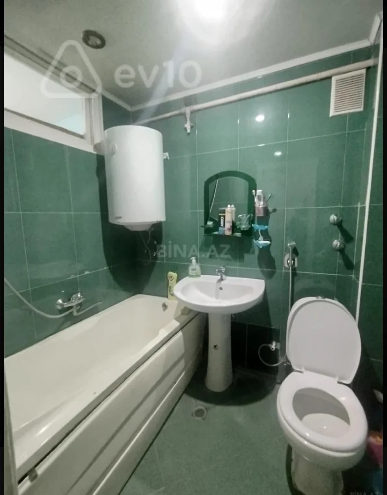 Satılır 3 otaqlı köhnə tikili 70 m²
