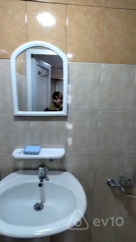 Kirayə verilir 1 otaqlı həyət evi 44 m²